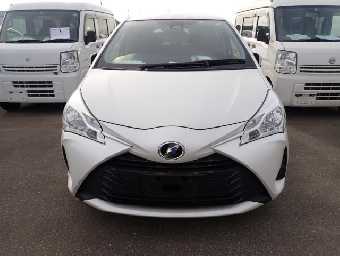 TOYOTA VITZ 2018 Image 4