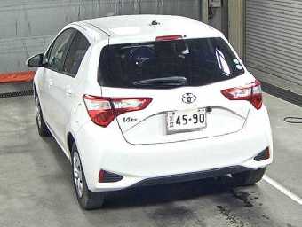 TOYOTA VITZ 2018 Image 2
