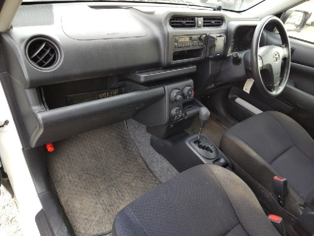 TOYOTA PROBOX 2018 Image 20