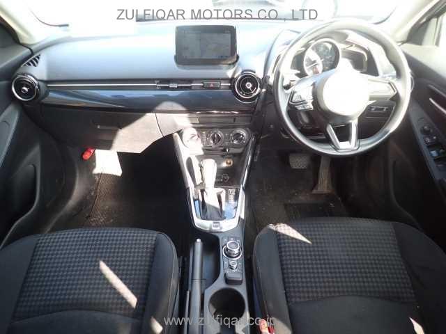 MAZDA DEMIO 2017 Image 3