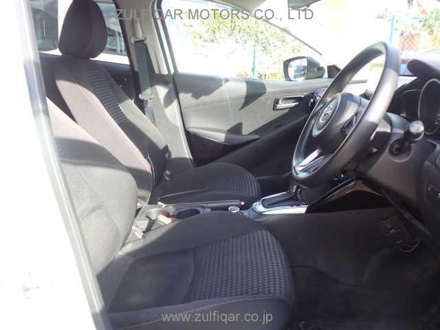 MAZDA DEMIO 2017 Image 6