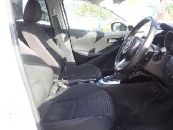 MAZDA DEMIO 2017 Image 5