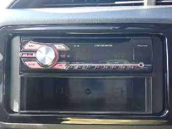 TOYOTA VITZ 2018 Image 4