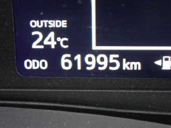 TOYOTA VITZ 2017 Image 10