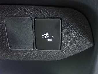 TOYOTA VITZ 2017 Image 7