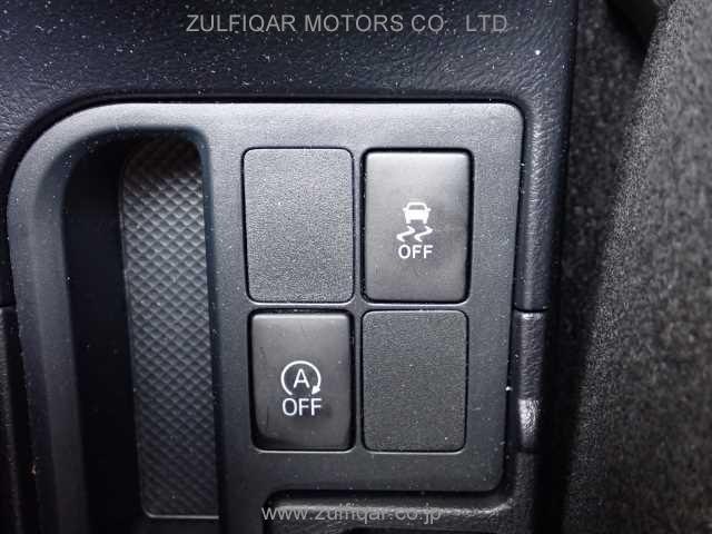 TOYOTA VITZ 2017 Image 9