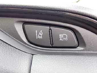 TOYOTA VITZ 2017 Image 9