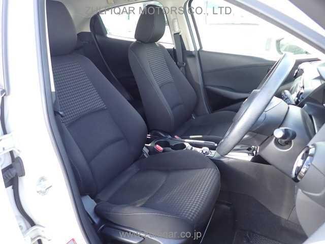 MAZDA DEMIO 2017 Image 6