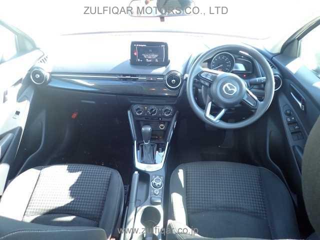 MAZDA DEMIO 2017 Image 3