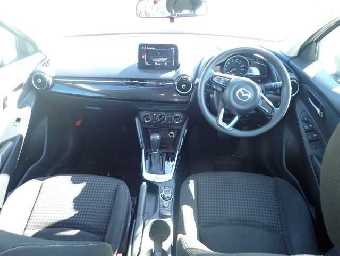 MAZDA DEMIO 2017 Image 3