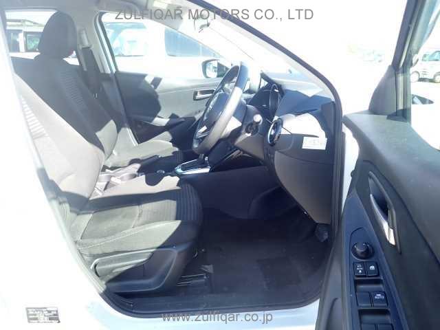 MAZDA DEMIO 2017 Image 6