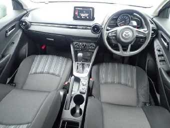 MAZDA DEMIO 2017 Image 3