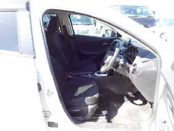 MAZDA DEMIO 2017 Image 5