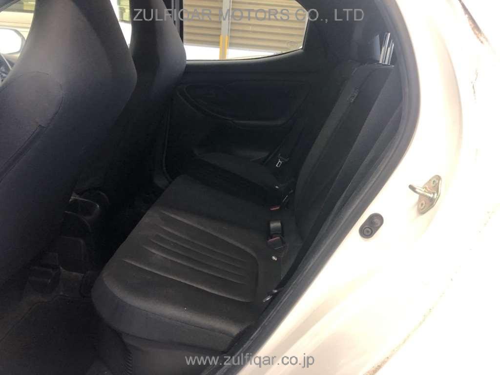 TOYOTA YARIS 2020 Image 11