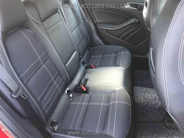 MERCEDES BENZ A CLASS 2013 Image 6