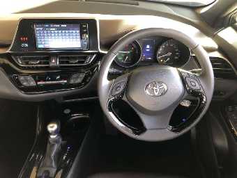 TOYOTA C-HR 2017 Image 6