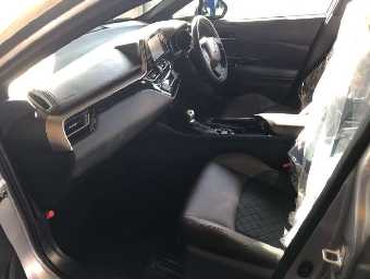 TOYOTA C-HR 2017 Image 9