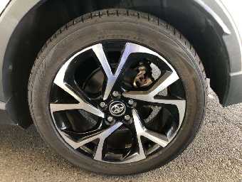 TOYOTA C-HR 2017 Image 10