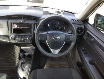 TOYOTA COROLLA AXIO 2018 Image 8