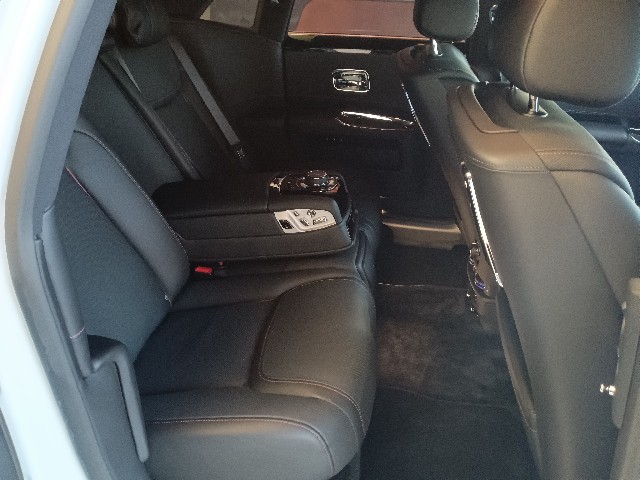 ROLLS ROYCE GHOST 2018 Image 30