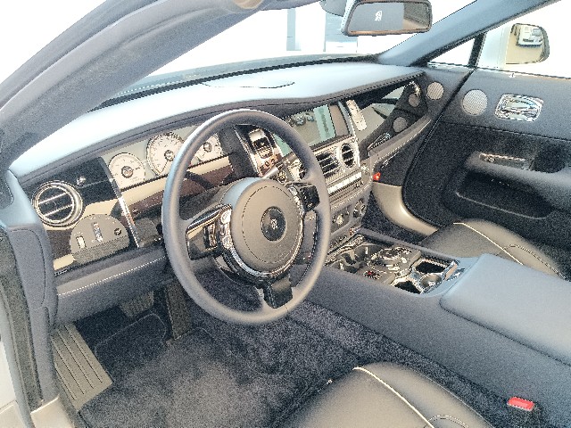 ROLLS ROYCE DAWN 2016 Image 47