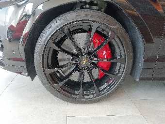 LAMBORGHINI URUS 2021 Image 14