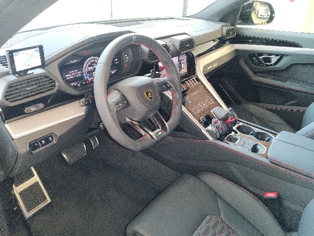 LAMBORGHINI URUS 2021 Image 24