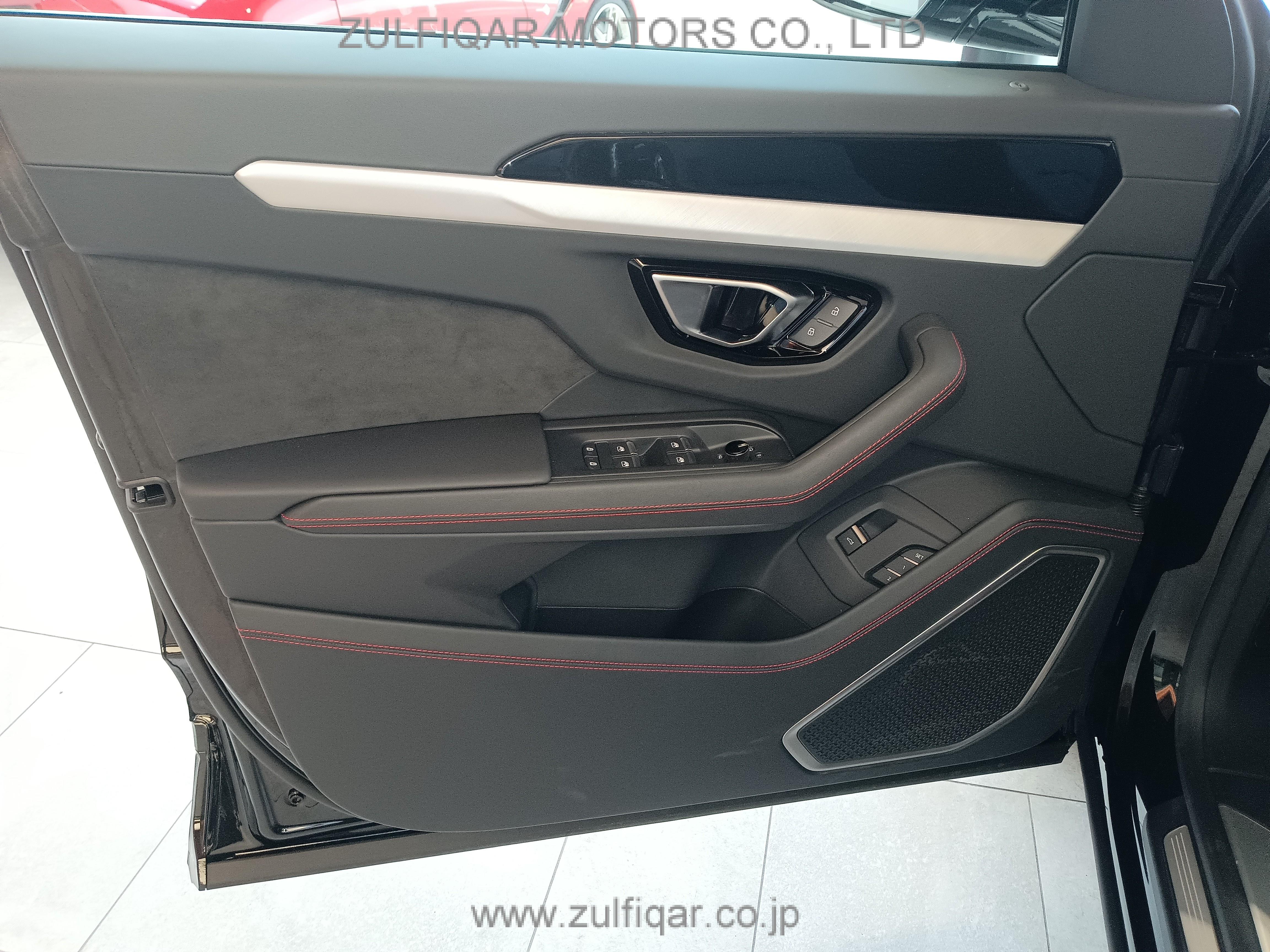 LAMBORGHINI URUS 2021 Image 25