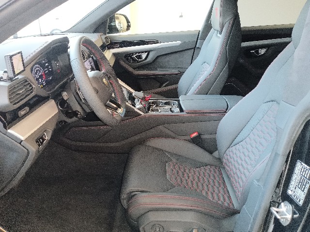 LAMBORGHINI URUS 2021 Image 26