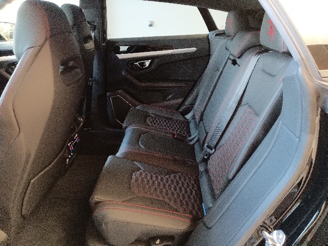 LAMBORGHINI URUS 2021 Image 28