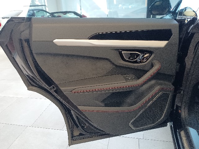 LAMBORGHINI URUS 2021 Image 30