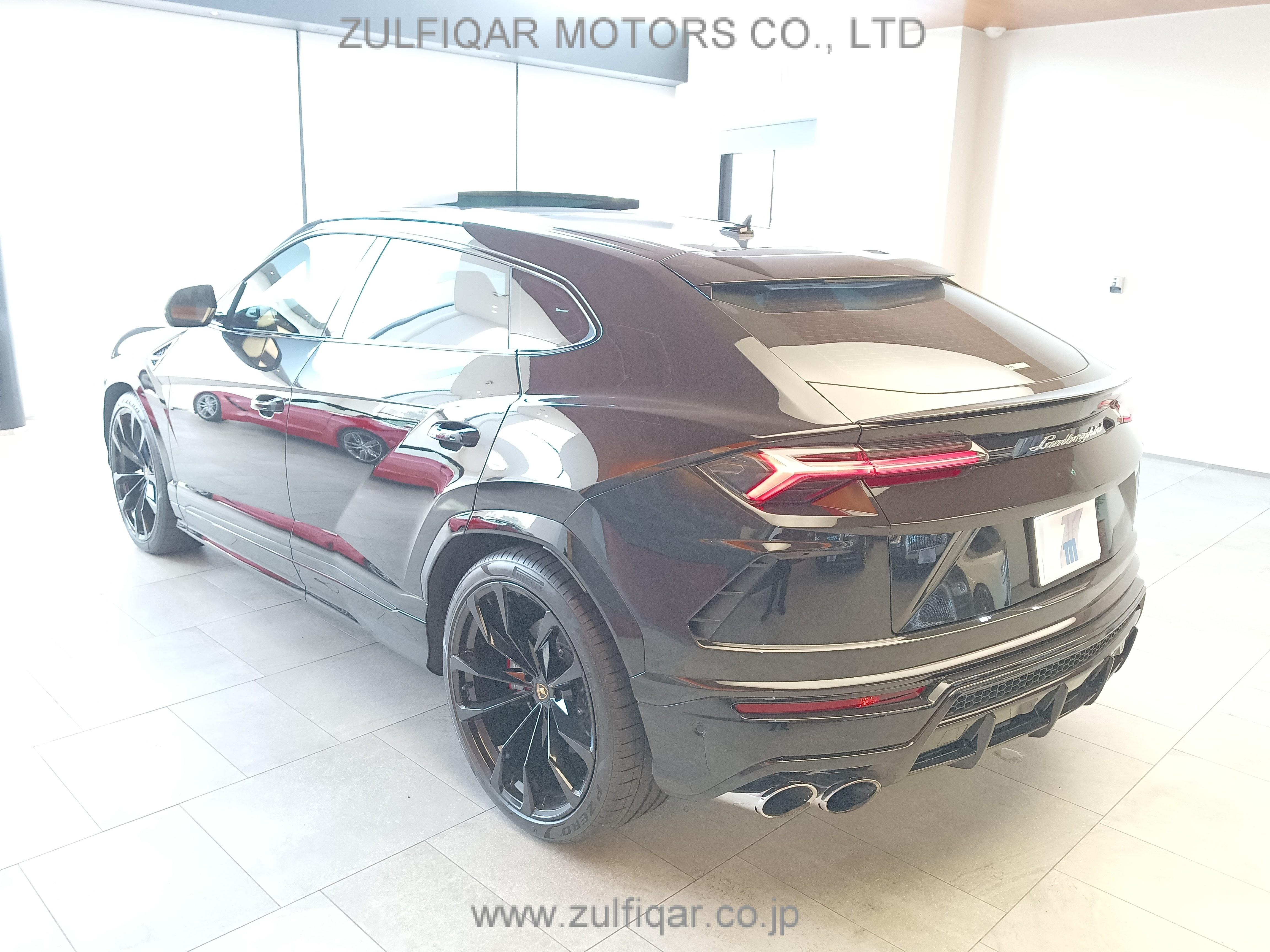 LAMBORGHINI URUS 2021 Image 9