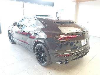 LAMBORGHINI URUS 2021 Image 9