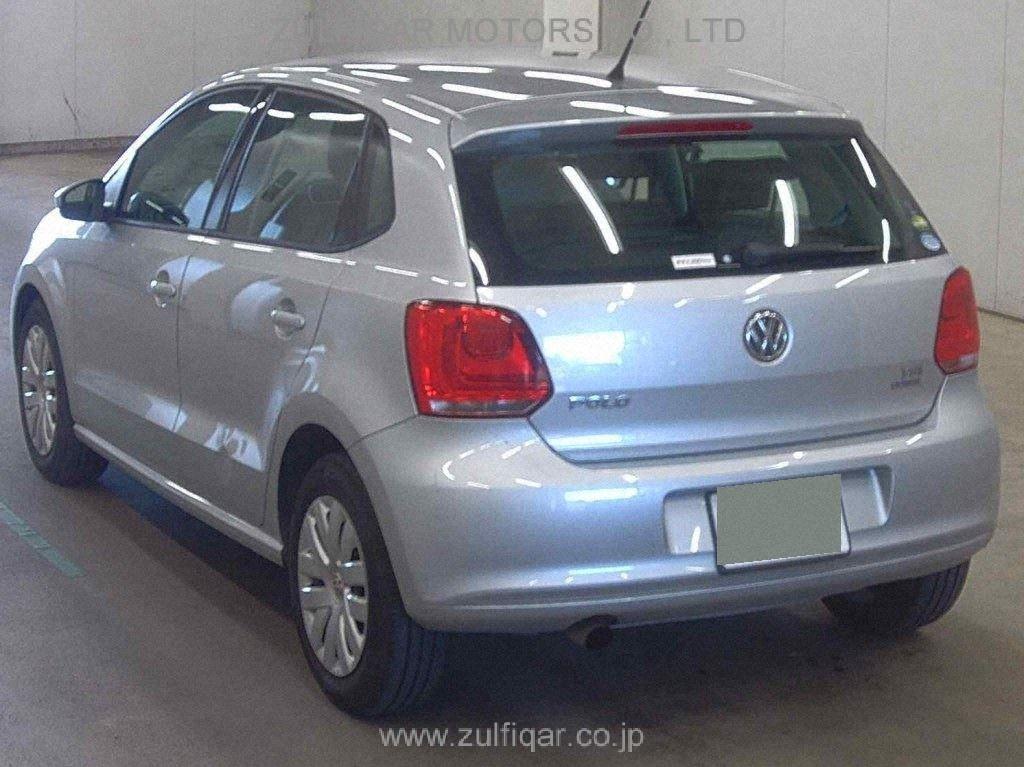 VOLKSWAGEN POLO 2013 Image 2