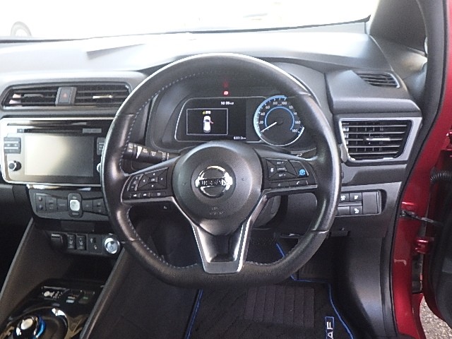 NISSAN LEAF 2018 Image 25