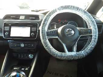 NISSAN LEAF 2018 Image 5