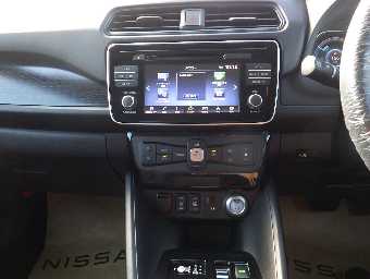 NISSAN LEAF 2018 Image 10