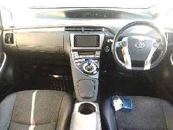 TOYOTA PRIUS PHV 2015 Image 3
