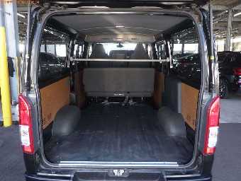 TOYOTA HIACE 2017 Image 8