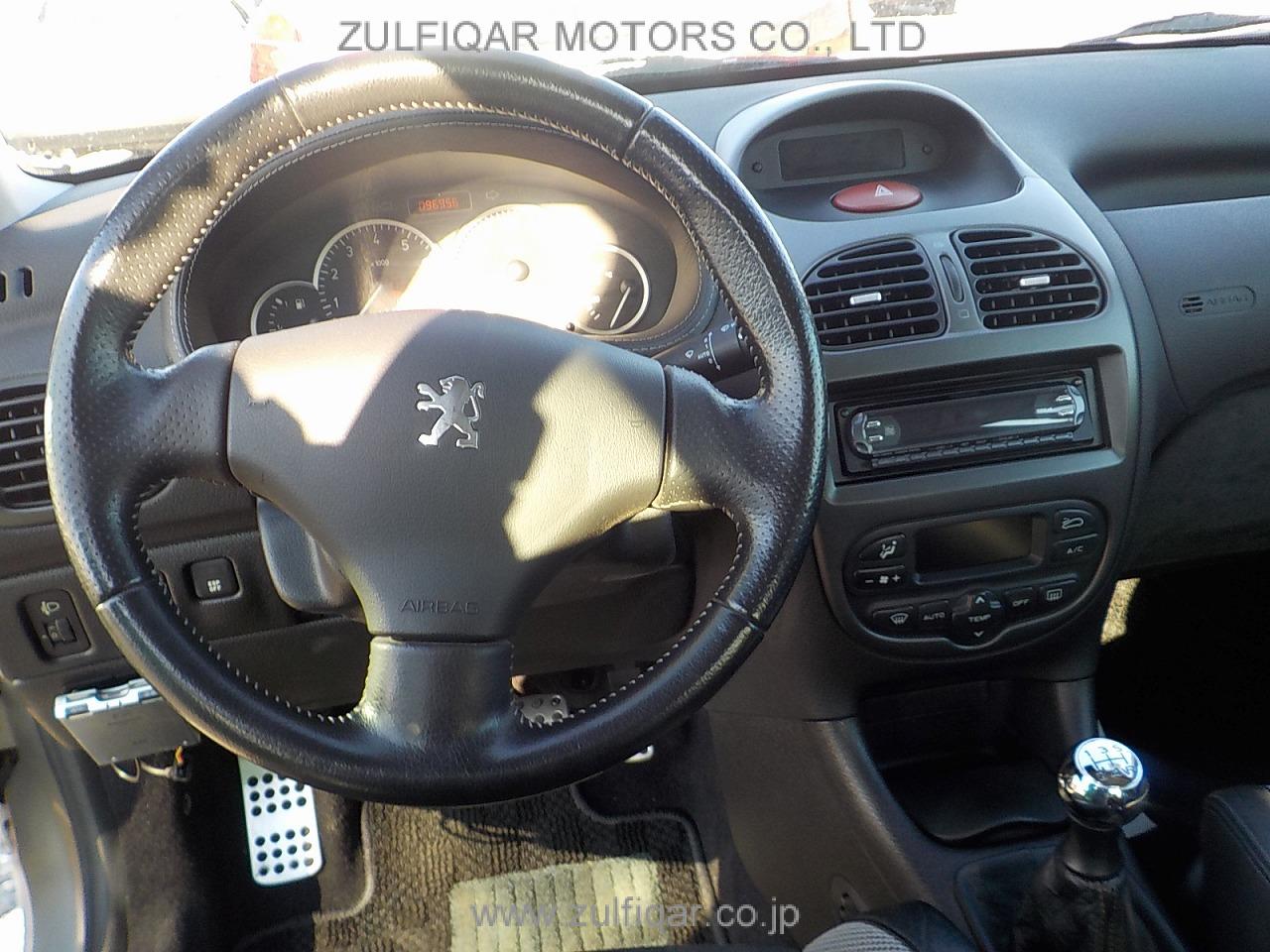 PEUGEOT 206 2005 Image 12