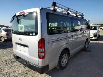 TOYOTA HIACE 2018 Image 2