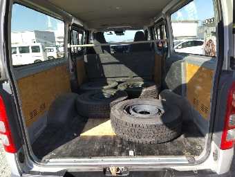 TOYOTA HIACE 2018 Image 7