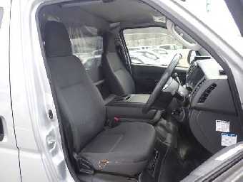 TOYOTA HIACE 2018 Image 4