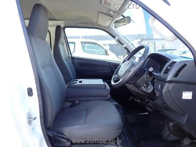 TOYOTA HIACE 2015 Image 5