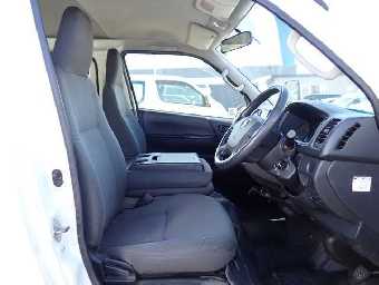 TOYOTA HIACE 2015 Image 4