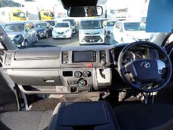 TOYOTA HIACE 2018 Image 5