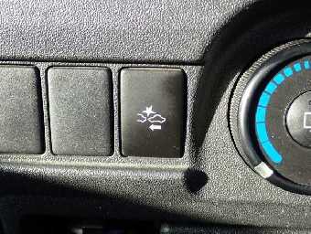 TOYOTA HIACE 2018 Image 9