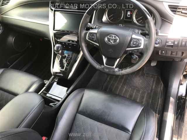 TOYOTA HARRIER 2018 Image 3