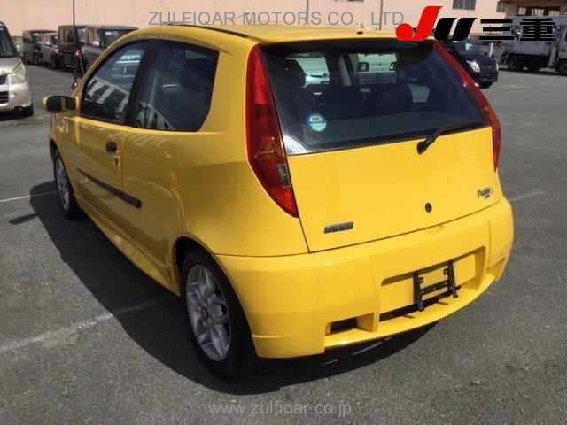 FIAT PUNTO 2000 Image 2