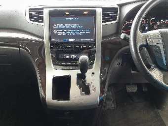 TOYOTA ALPHARD 2013 Image 9